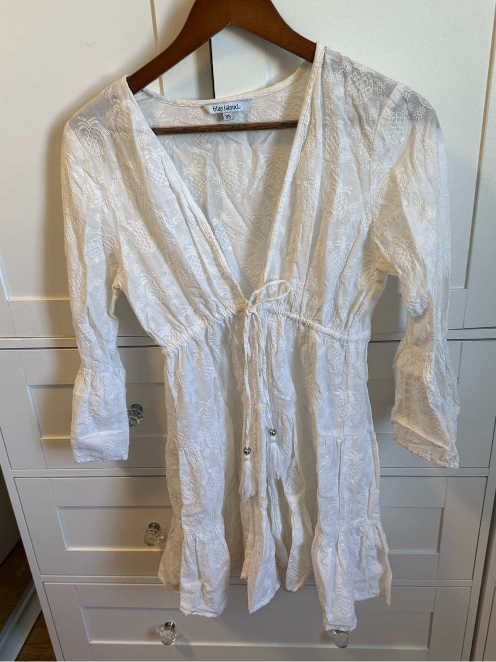 blue island White Floral Jacquard Tie-Front V-Neck Tunic Dress